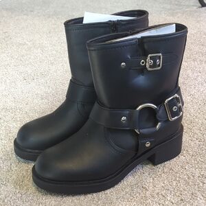 NWT Universal Thread Connor Vegan Leather Black Harness Boots Silver Details 7.5